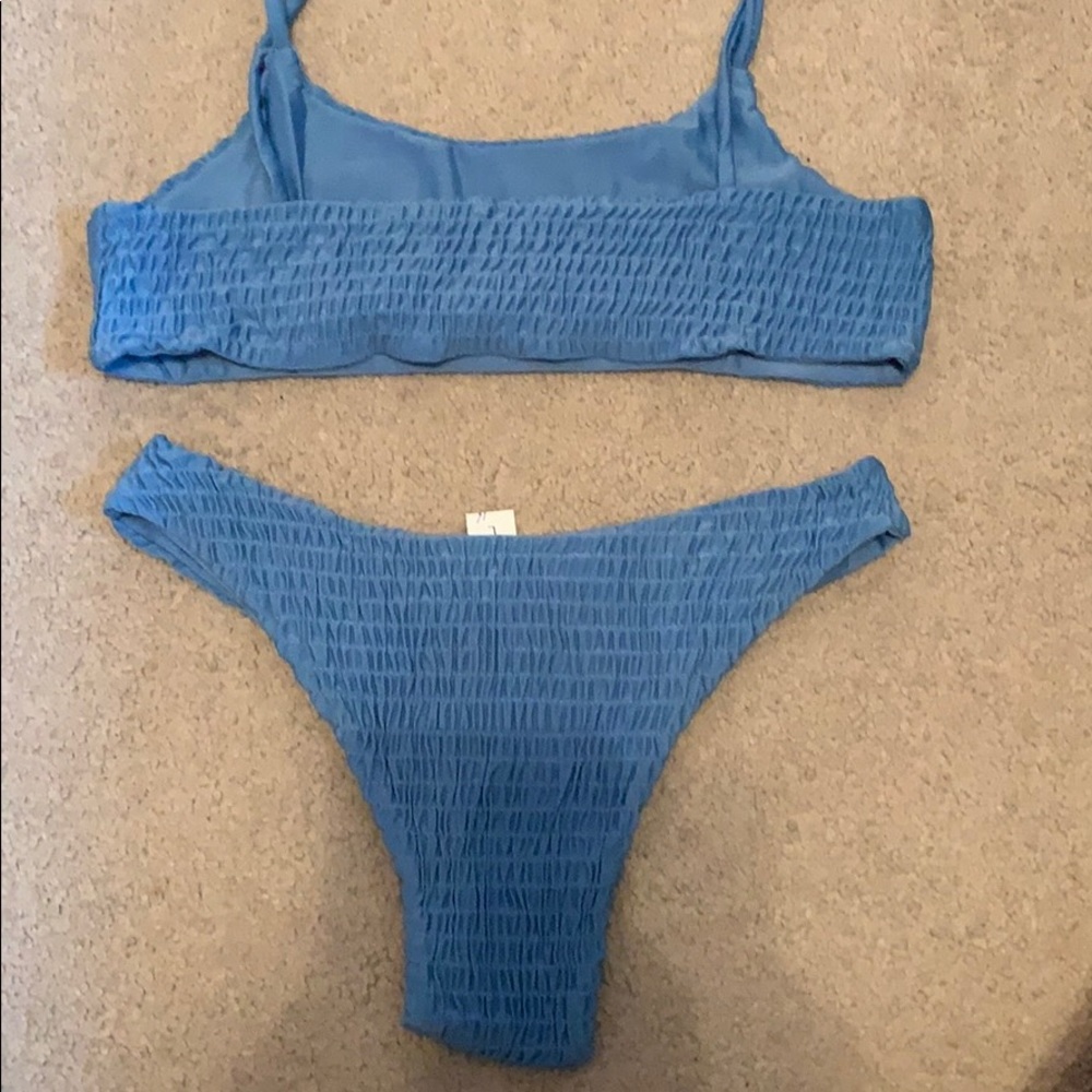 Cheeky Bikini Set - Picture 3 of 3